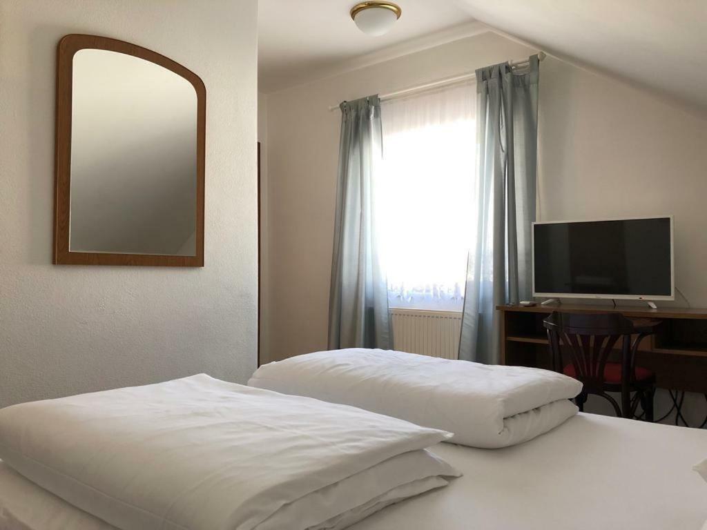 Hard Rock Rooms For Two Livno Exterior foto